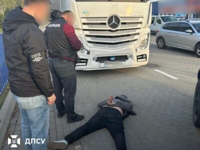 «Гуманітарні» авто не доїхали до фронту: на Волині викрили схему продажу машин для Сил оборони