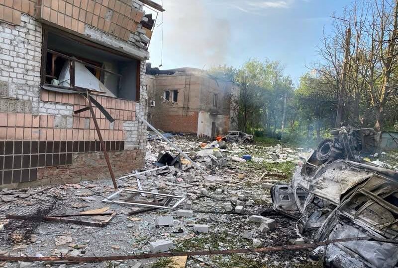 Одразу пʼять ФАБ-250 — Краматорськ зазнав масованого авіаудару, є постраждалі та руйнування  