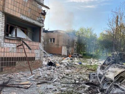 Одразу пʼять ФАБ-250 — Краматорськ зазнав масованого авіаудару, є постраждалі та руйнування