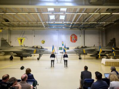 Відтиснути носії КАБів: Володимир Зеленський пояснив, як Gripen із ракетами Meteor посилять українське небо
