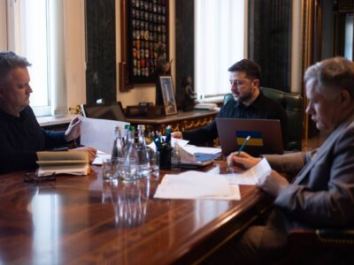 Після удару по Галацу — Зеленський провів розмову з Президентом Румунії про спільну безпеку