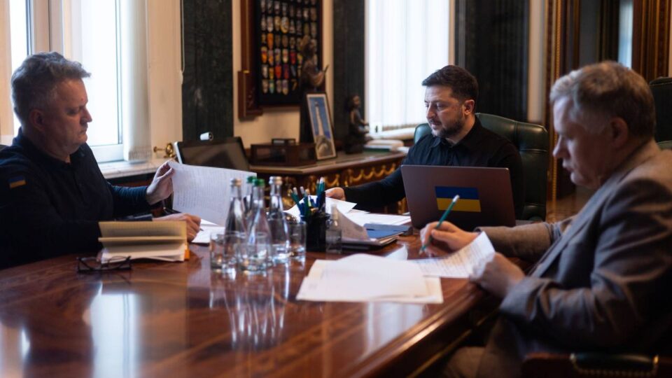 Після удару по Галацу — Зеленський провів розмову з Президентом Румунії про спільну безпеку  