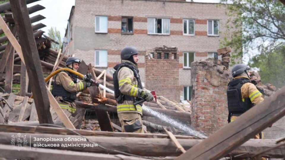 Запоріжжя під ворожим обстрілом: дві людини загинуло, семеро поранено  