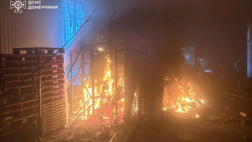 Пальне не спалахнуло — російський дрон вдарив по АЗС у Слов’янську  