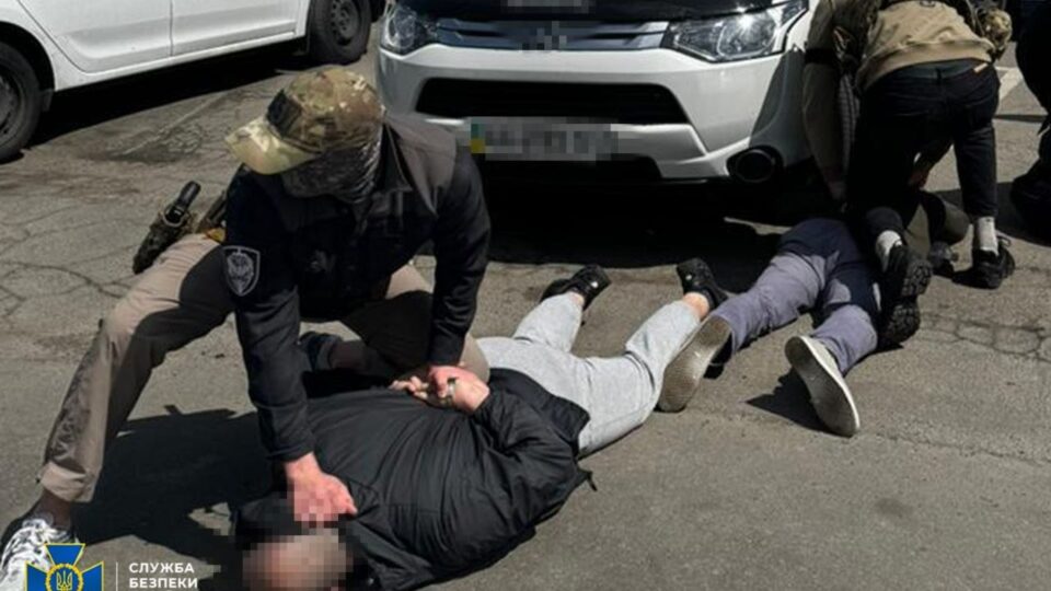 На Київщині викрили групу, яка під прикриттям благодійних фондів заробляла на ухилянтах  