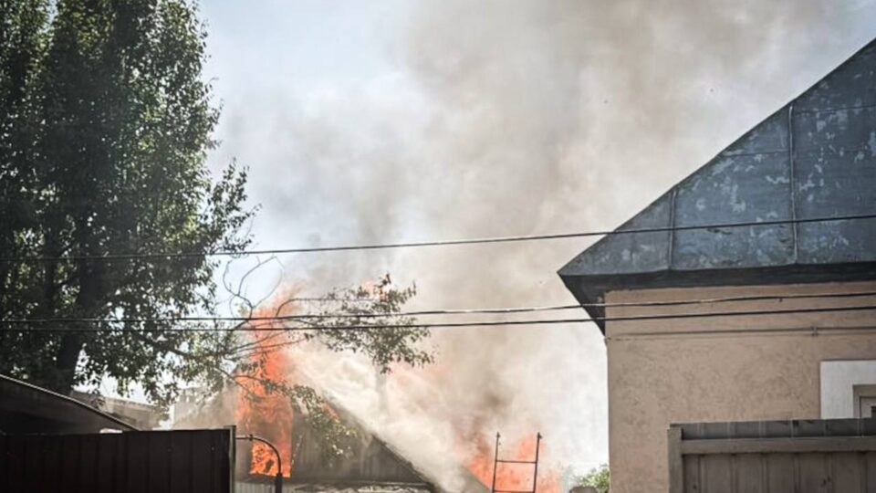 Росіяни вдарили по Сумах далекобійною артилерією: є постраждалі  
