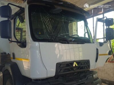 На Дніпровщині дрон влучив біля транспорту з працівниками підприємства: 13 поранених