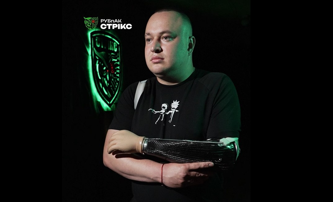 «У мене ампутація ноги та немає кисті»: військовий «Харитон» після поранення став інструктором