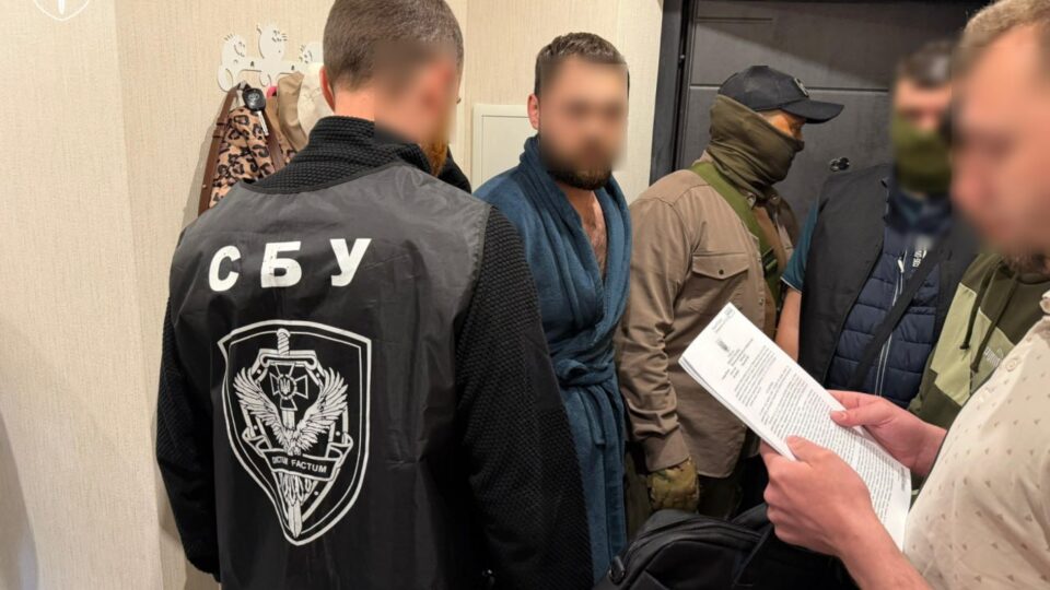 Заробили $700 тисяч на втечах за кордон: депутату й поліцейському загрожує до 9 років тюрми  