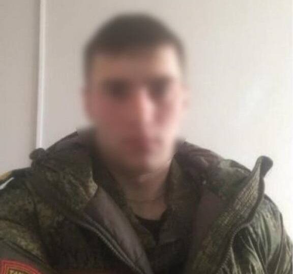 Наказав стріляти з танка по оселях мирних мешканців: судитимуть російського військового  