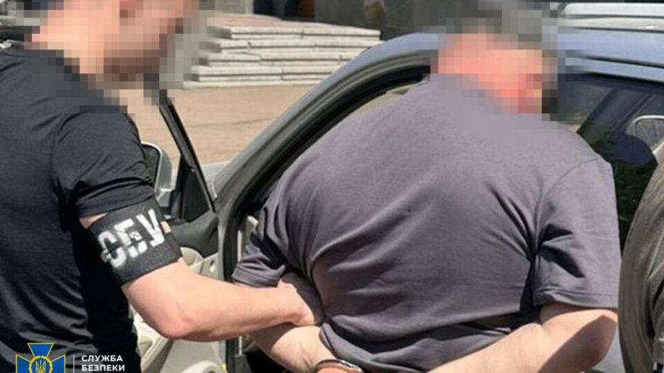 Лікарі, громадський діяч, військовослужбовець, кондитер: викриті організатори 5 ухилянтських схем  