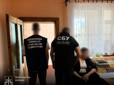 Обіцяла звільнити з армії за $11 тисяч: на Закарпатті викрили адвокатку