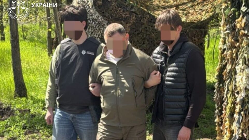 Вимагав 50 тисяч гривень у підлеглої: на Дніпровщині викрили замкомбата  