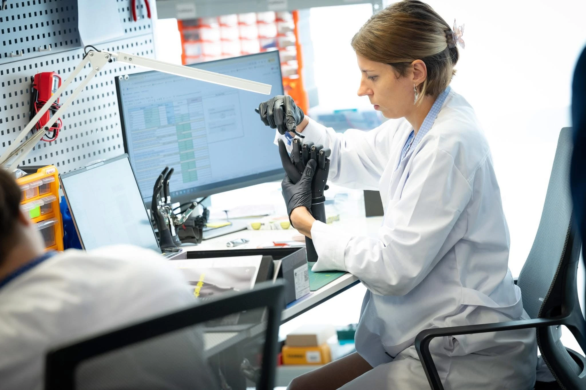 Українське виробництво біонічних протезів Esper Bionics