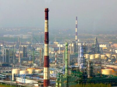 «Повертаємо війну до рф»: Президент розповів про нічну атаку на Ярославль