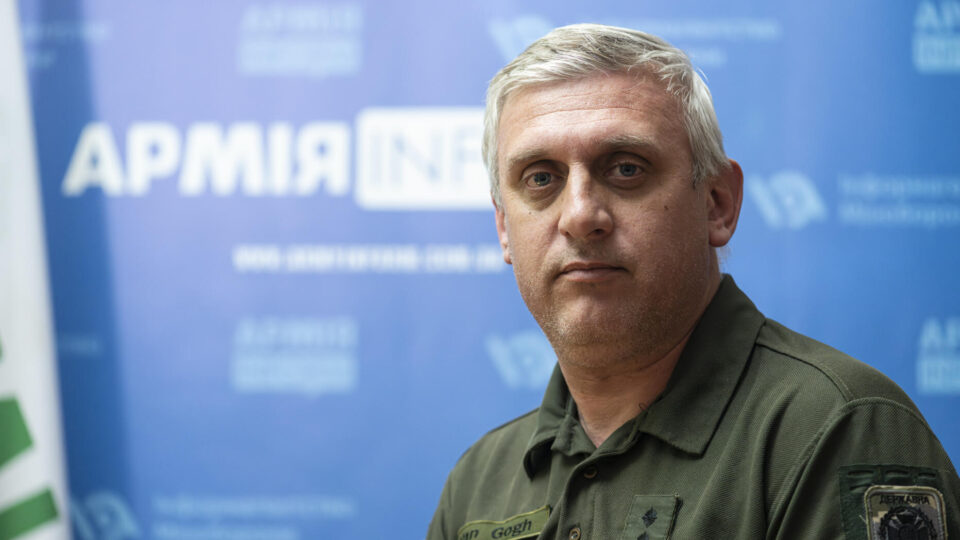 «Ворог готовий спалити десяток квадроциклів за один бліндаж»: прикордонник «Ван Гог» розповів про війну, втрати й Донбас  