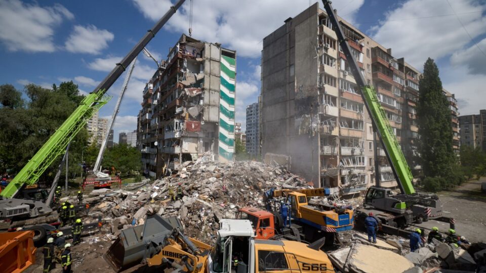 Збільшилася кількість загиблих внаслідок російського удару по Києву  