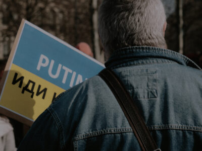 Вертикаль дала тріщину: у росії вже публічно сперечаються з путіним і ховають його рейтинг