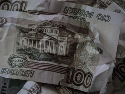 Гроші тануть у регіонах: у росії вже 56 областей і республік живуть з дефіцитом