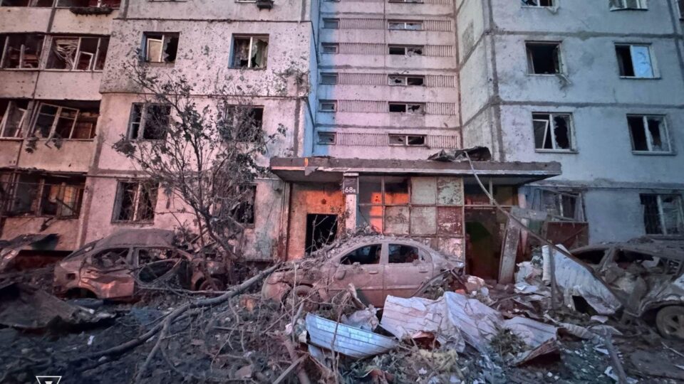 У Києві є загиблі внаслідок російського удару: яка ситуація в усіх районах столиці  