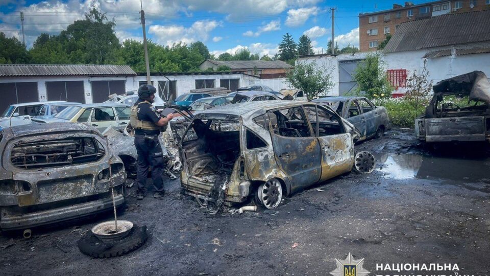 Двоє людей загинули, дев’ятеро травмовані: наслідки російських атак на Сумщині 