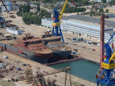 СБУ уразила в Керчі два російські судна військового забезпечення та засоби ППО