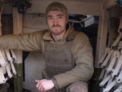 Влучив дрон, але броня витримала: історія сержанта «Мордора», який з продавця став командиром гармати