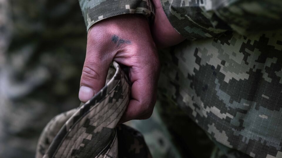 Кримінальне провадження за СЗЧ не блокує повернення до війська: частина допоможе закрити справу 