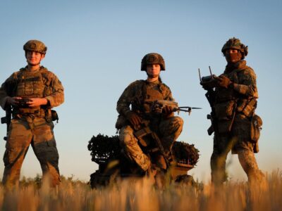 Майже 1500 тонн вантажів і понад сотня евакуйованих: НГУ дедалі активніше використовує наземних роботів