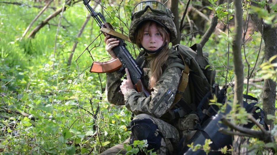 «Мала» за позивним, сильна за характером: 18-річна Діана обрала службу за програмою «18–24»