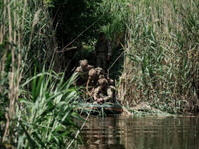 3-й полк ССО показав, як оператори готуються до завдань із подоланням водних перешкод