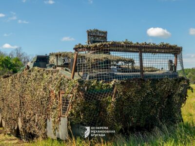 «Росомаха» під антидроновим панциром: 44-та бригада показала польський БТР Rosomak