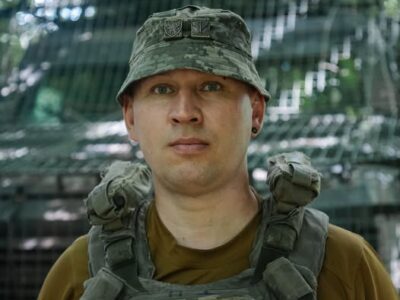«Мабуть, доля»: десантник «Барні» розповів, як вижив після прильоту міни за кілька метрів від себе