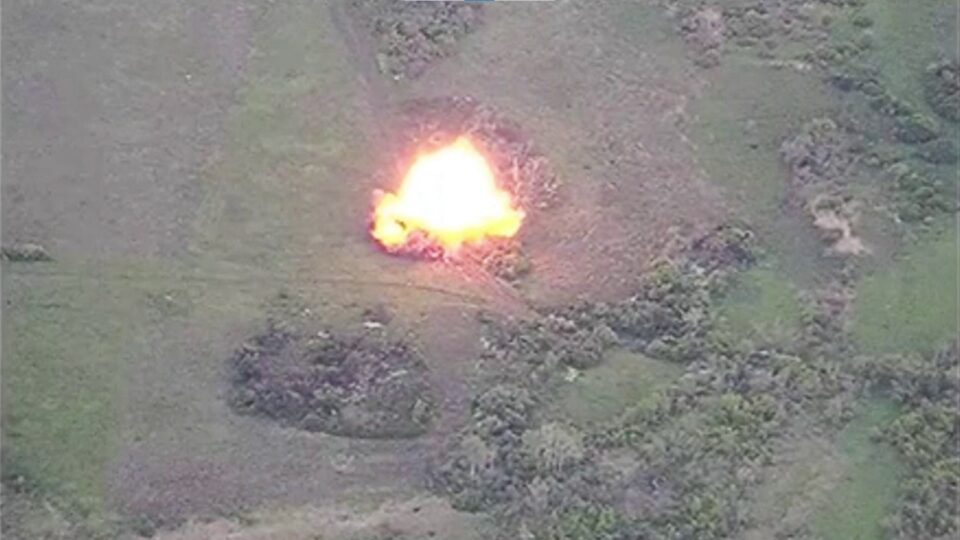Звичайна «буханка», а вибухнула, як «цар-хліб»: розліт російського буса було видно за десятки кілометрів  