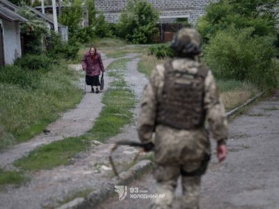 «Кидають спорядження і тікають»: у 93-й ОМБр розповіли, як росіяни штурмують Костянтинівку