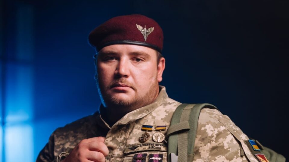 «Я або в армії до перемоги, або вперед ногами»: історія десантника, сапера і бойового медика з позивним «Танк»  