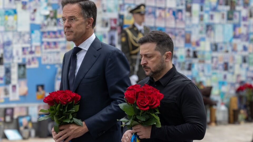 У Києві представники всіх країн НАТО віддали шану загиблим захисникам України  