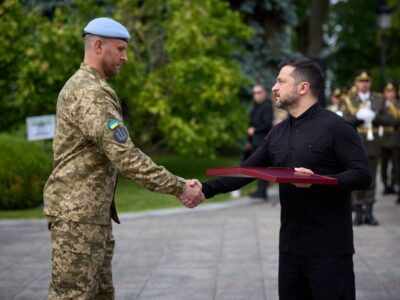 Президент відзначив державними нагородами воїнів СБС та вручив бойові прапори підрозділам