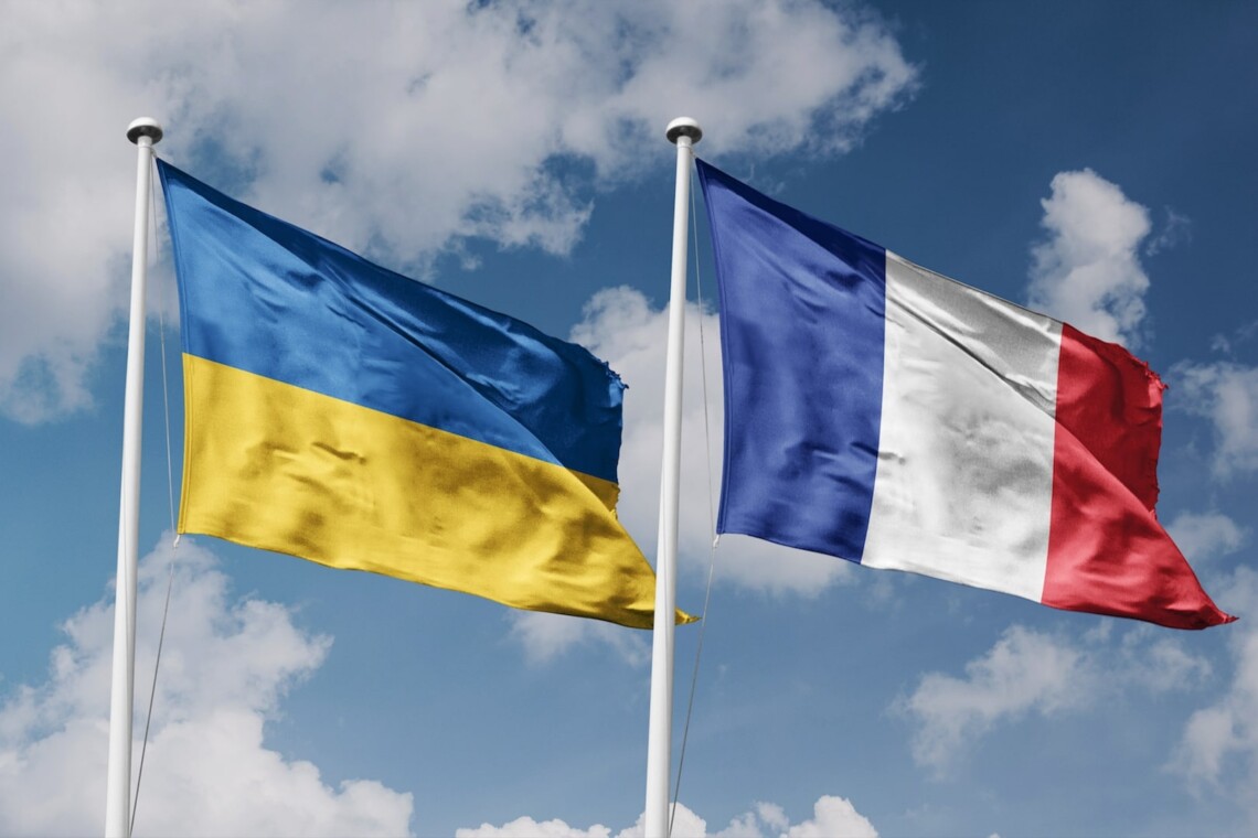 Прапори України та Франції