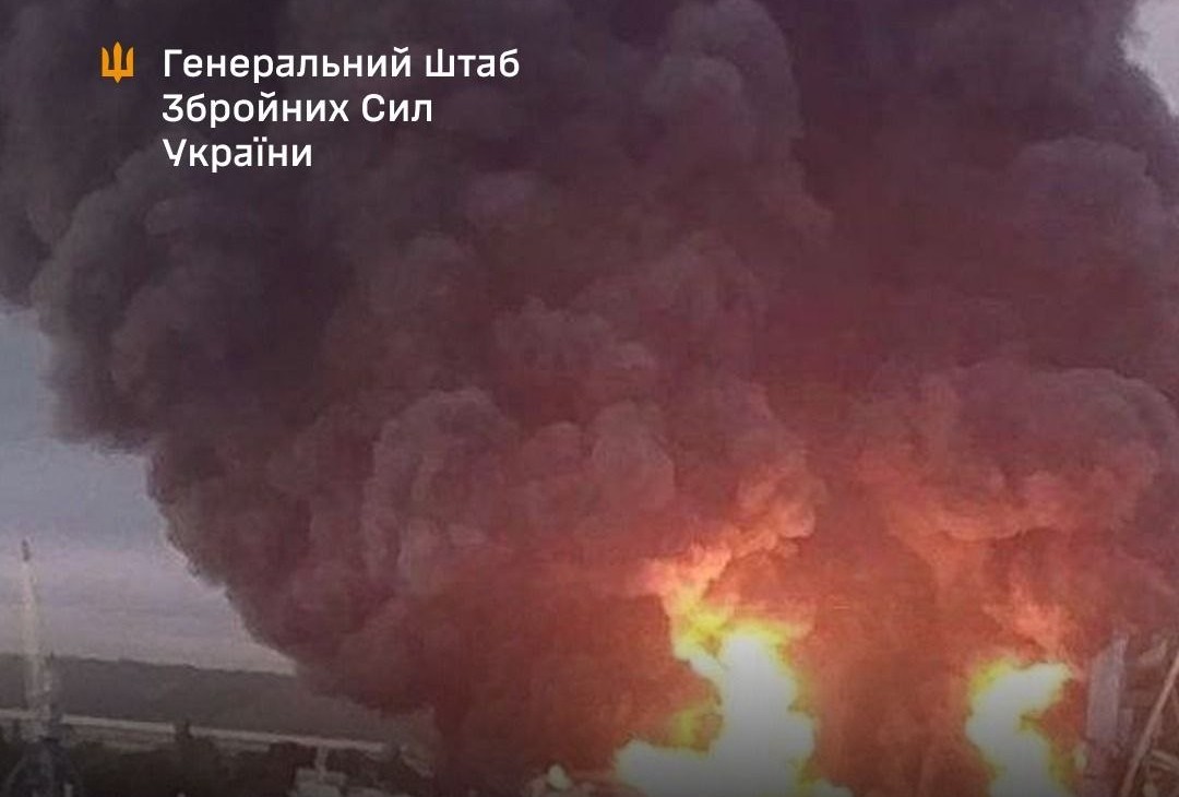Палає нафтова інфраструктура ворога