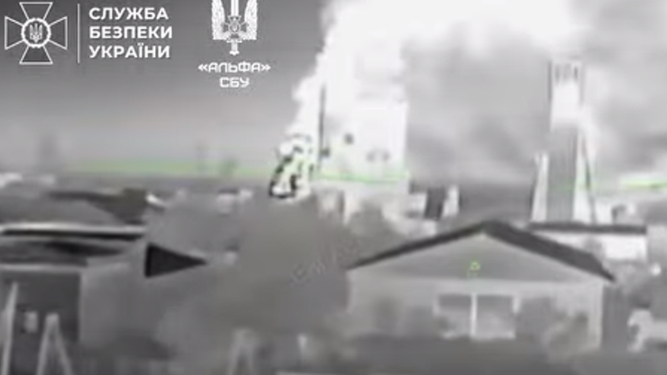 Десятки тонн засобів ураження знищено: СБУ показала удар по складу 51-ї армії рф 