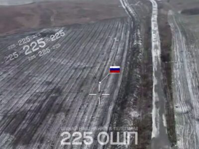 Сам себе загнав у пастку: снайпер 225 ОШП знищив ворожого штурмовика, що застряг у «колючці»