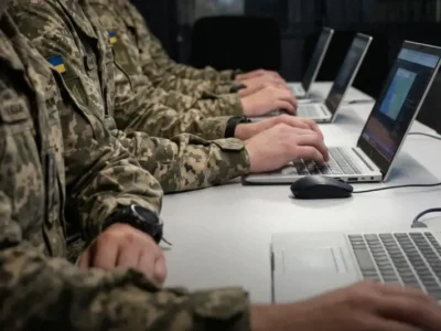 Місток між технологіями та військом: на посади цифрових офіцерів призначено вже понад 800 фахівців із 2 тисяч