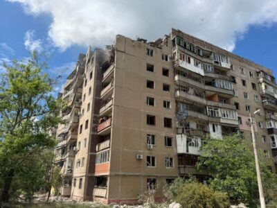 Скинули три бомби, поранили 5 цивільних: росіяни продовжують знищувати Дружківку