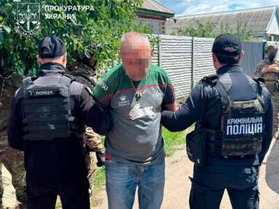 Таксі для дезертирів: група з Кременчука за гроші вивозила військових з частин