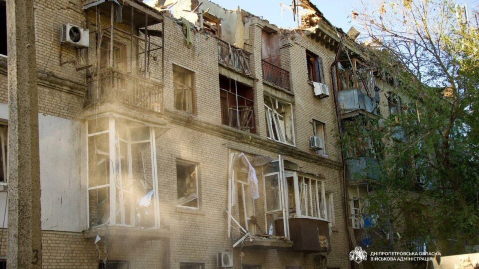 Унаслідок обстрілу Дніпра загинула трьохрічна дитина, кількість загиблих зросла до дев’яти  