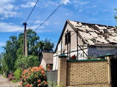 КАБ вдарила по громаді на Дніпропетровщині: семеро поранених, двоє — у важкому стані