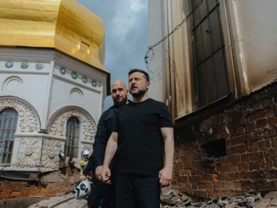 «Дрони атакували цілеспрямовано»: Президент відвідав Києво-Печерську лавру після ворожих обстрілів
