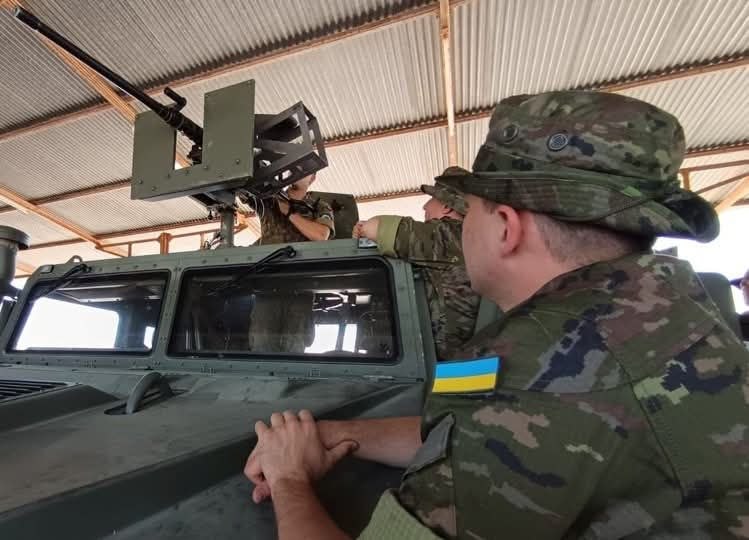 Українець біля машини