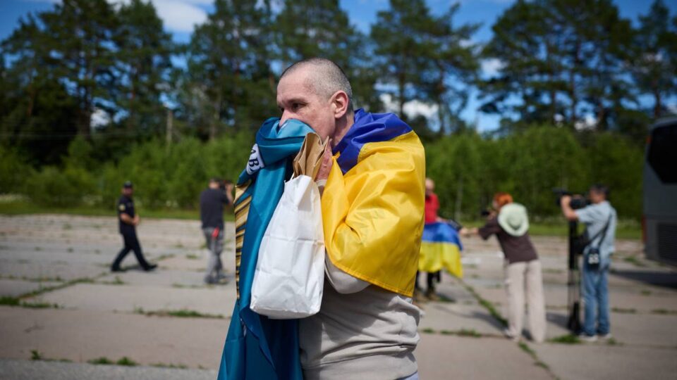 Україна повернула з російського полону 160 військових 